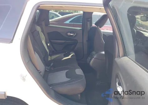 2015 Jeep Cherokee Sport z USA, uszkodzony, nr VIN 1C4PJLAB4FW631966